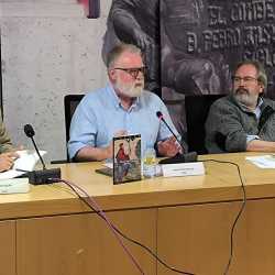 Con Pedro Ojeda y Javier Dámaso durante la presentación de Mínima esencia en Valladolid